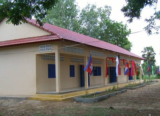 2010/11: Schulhaus in Kandal